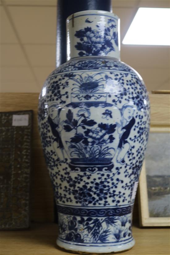 A large Chinese blue and white vase, H.44cm